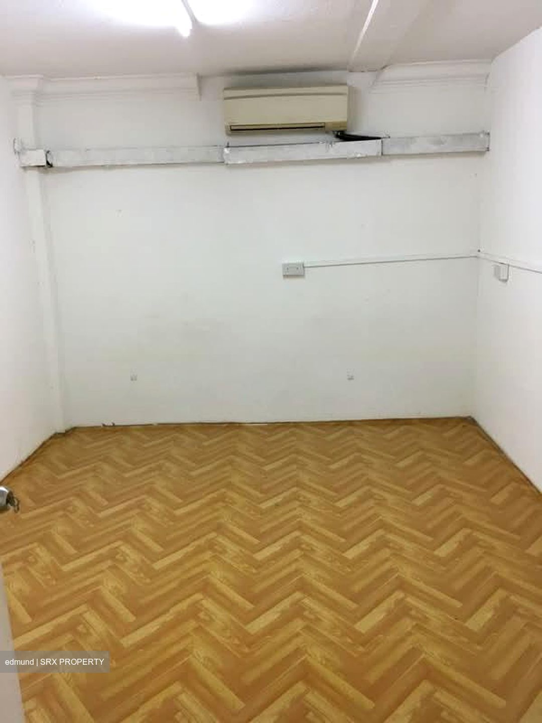 Geylang Road (D14), Shop House #550255111